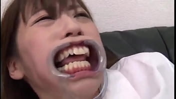 Японке с большими сиськами трахнули и нассали в рот HD ебалка нет