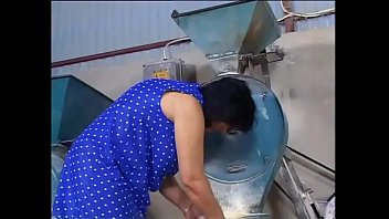 Волосатые бомжи занимаютс сексом HD ебалка нет